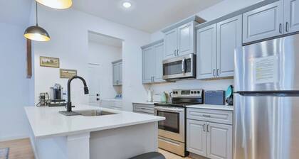 Cozy & Modern 3BR Near Texas Tech with Garage Parking