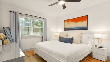 3 bedrooms, iron/ironing board, WiFi (free), bed sheets