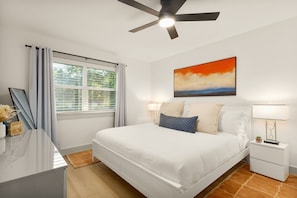 3 bedrooms, iron/ironing board, WiFi (free), bed sheets
