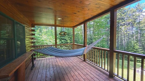 Bobcat Cabin - Beach access pet-friendly getaway