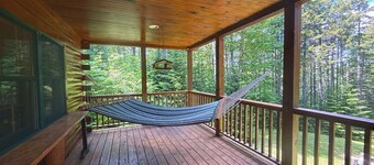 Bobcat Cabin - Beach access pet-friendly getaway