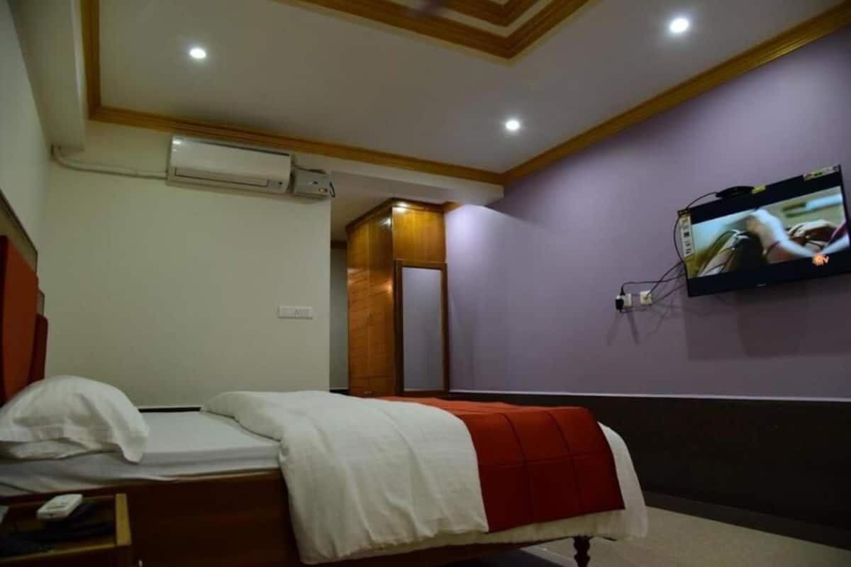 Economy Double Room, City View | In-room safe, desk, laptop workspace, soundproofing