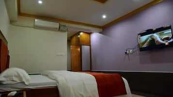 In-room safe, desk, laptop workspace, soundproofing