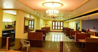 Hotel Chembiyan