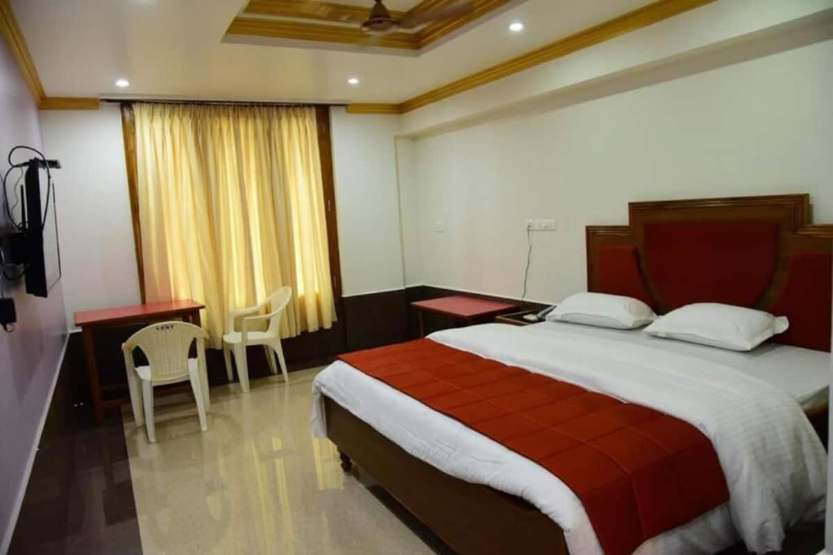 Premium Double Room, City View | In-room safe, desk, laptop workspace, soundproofing