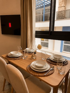 Condo conforto, sacada | Opções para refeição