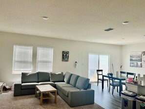 Smart TV - Fully Furnished Two-Story Home with 4 Bedrooms and 3 Bathrooms (Hutto)