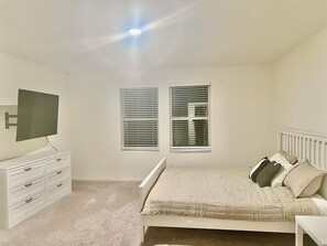 4 bedrooms, iron/ironing board, free WiFi, bed sheets - Fully Furnished Two-Story Home with 4 Bedrooms and 3 Bathrooms (Hutto)
