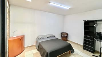 1 bedroom, WiFi, bed sheets