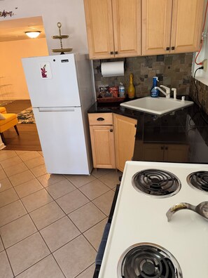 Private kitchen - Serene 1-bedroom apartment with AC in Peachtree City (Peachtree City)