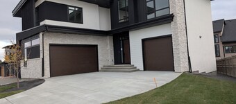 New Cozy 2 Bedrooms Basement Apartment