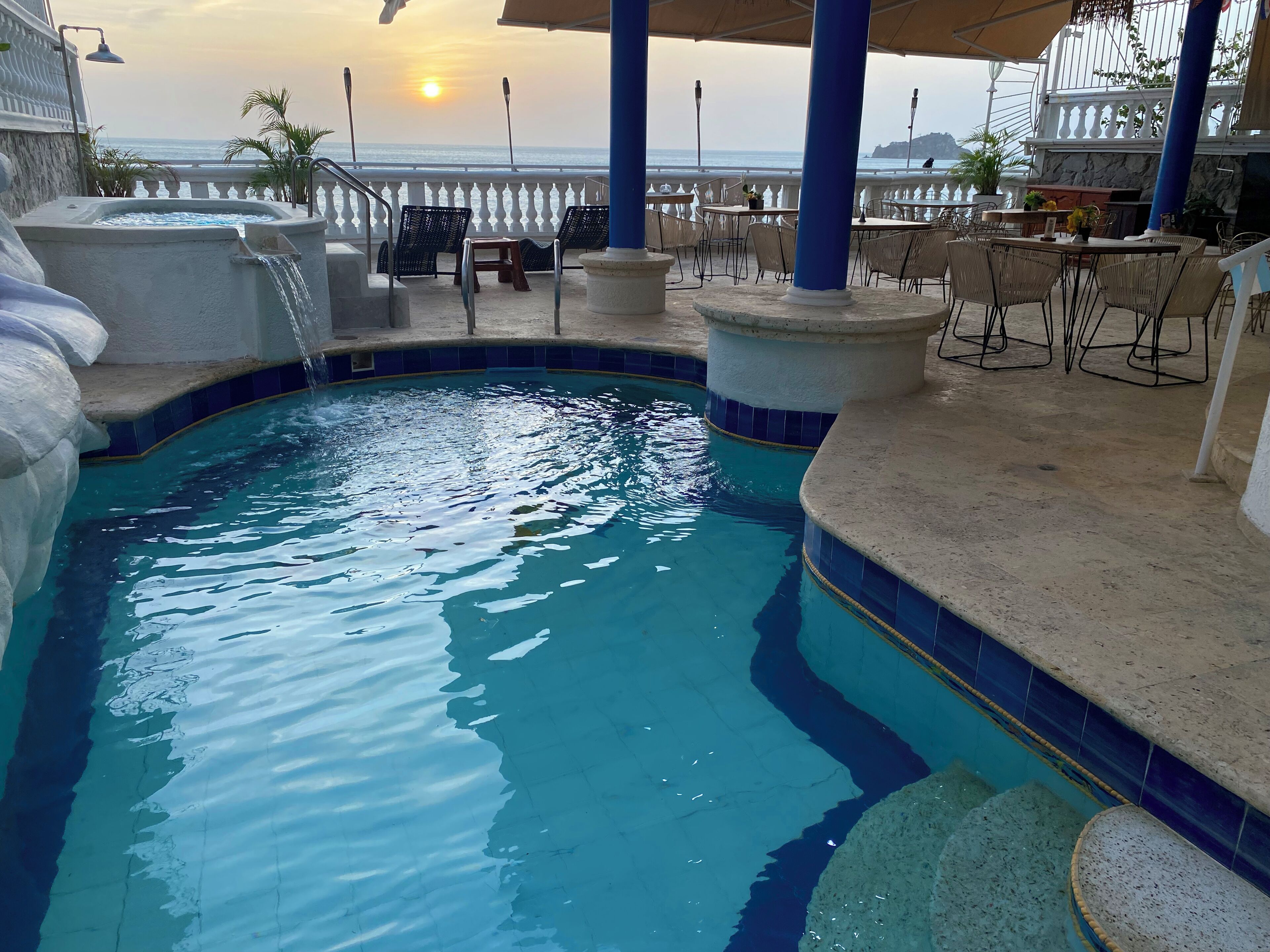 Outdoor pool, open 8:30 AM to 10:30 PM, pool loungers