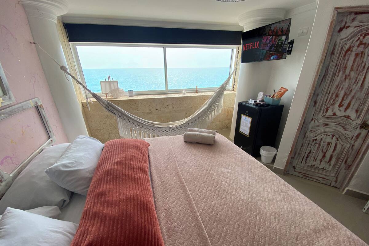Habitación básica doble, vista al mar | Wifi gratis y ropa de cama