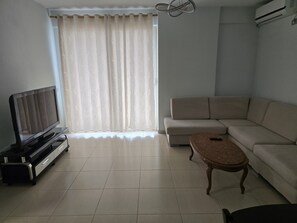 Living area - Peaceful 2-bedroom apartment near the Bus Terminal (Kashar)