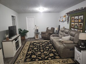 TV - The Country Estate #1
Tranquil 1BR estate perfect for a relaxing getaway. (Danville)