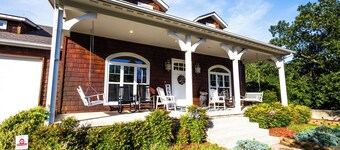 Lovely 5-bedroom house on Lake Tenkiller!