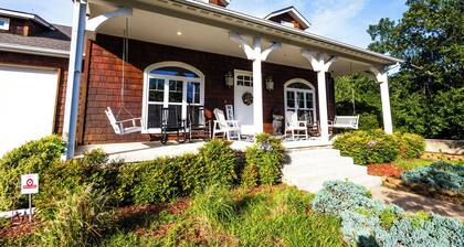 Lovely 5-bedroom house on Lake Tenkiller!