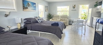 Perfect location next to Ft Myers & Ft Myers Beach