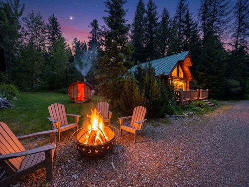 West Glacier Cabin | Sauna, Fire Pit, Sleeps 6