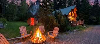 West Glacier Cabin | Sauna, Fire Pit, Sleeps 6