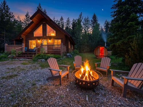 West Glacier Cabin | Sauna, Fire Pit, Sleeps 6