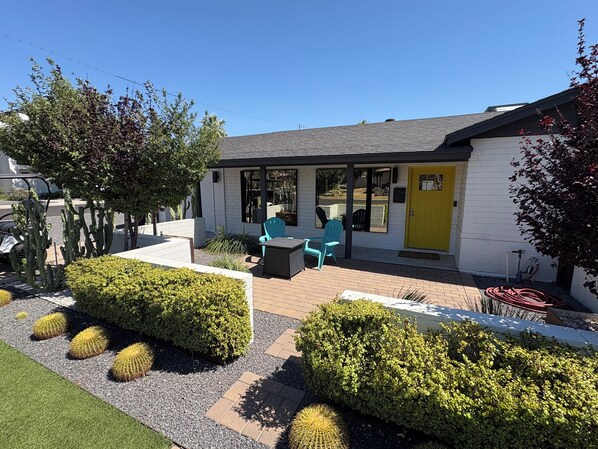 Exterior - Old Town Scottsdale's cutest retreat/Pied-a-Terre that accommodates 2-6 guests (Scottsdale)