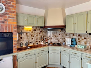 Coffee/tea maker, fridge, microwave, oven - Under the spell (Touques)