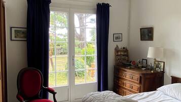 Travel crib, WiFi