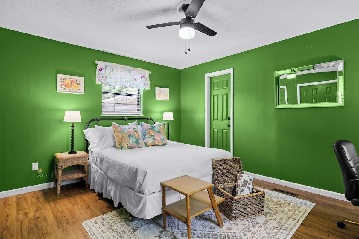 Iron/ironing board, travel crib, WiFi, bed sheets