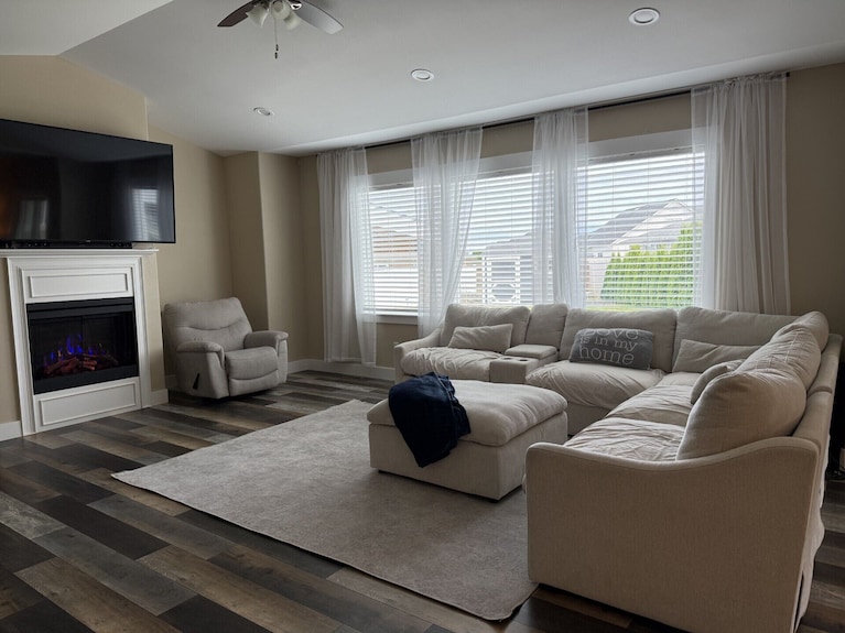 Family Oasis / Cul-de-sac Comfort & Boat Parking. 5 Minutes From Boat Launch - 모지스레이크