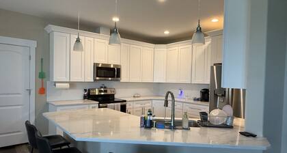 Family Oasis / Cul-de-Sac Comfort & Boat Parking. 5 minutes from boat launch