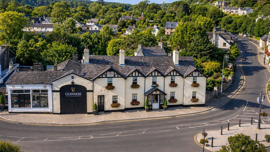 Powerscourt Arms Hotel