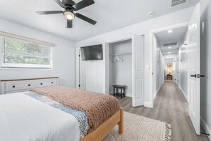 Ferienhaus, Mehrere Betten, Küche, Gartenblick (Terrace Park - A) | 3 Schlafzimmer, Schreibtisch, laptopgeeigneter Arbeitsplatz