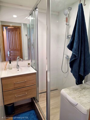 Shower, hair dryer, towels, soap - Ajna Suite, Water Tank, and Pools (Saint-François)