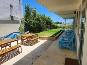 Outdoor dining - Luna del Mar Villa-Charming and cozy 3-bedroom villa with AC in Aguadilla (Borinquen)
