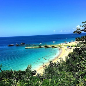 Beach - Luna del Mar Villa-Charming and cozy 3-bedroom villa with AC in Aguadilla (Borinquen)