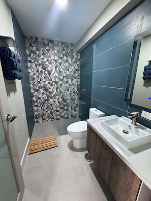 Towels, soap, toilet paper - Luna del Mar Villa-Charming and cozy 3-bedroom villa with AC in Aguadilla (Borinquen)