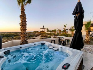 Outdoor spa tub - Casa Marhaba at Laguna Shores Resort with beach access (Puerto Peñasco)