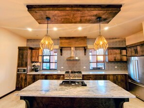 Coffee/tea maker, fridge, microwave, oven - Casa Marhaba at Laguna Shores Resort with beach access (Puerto Peñasco)