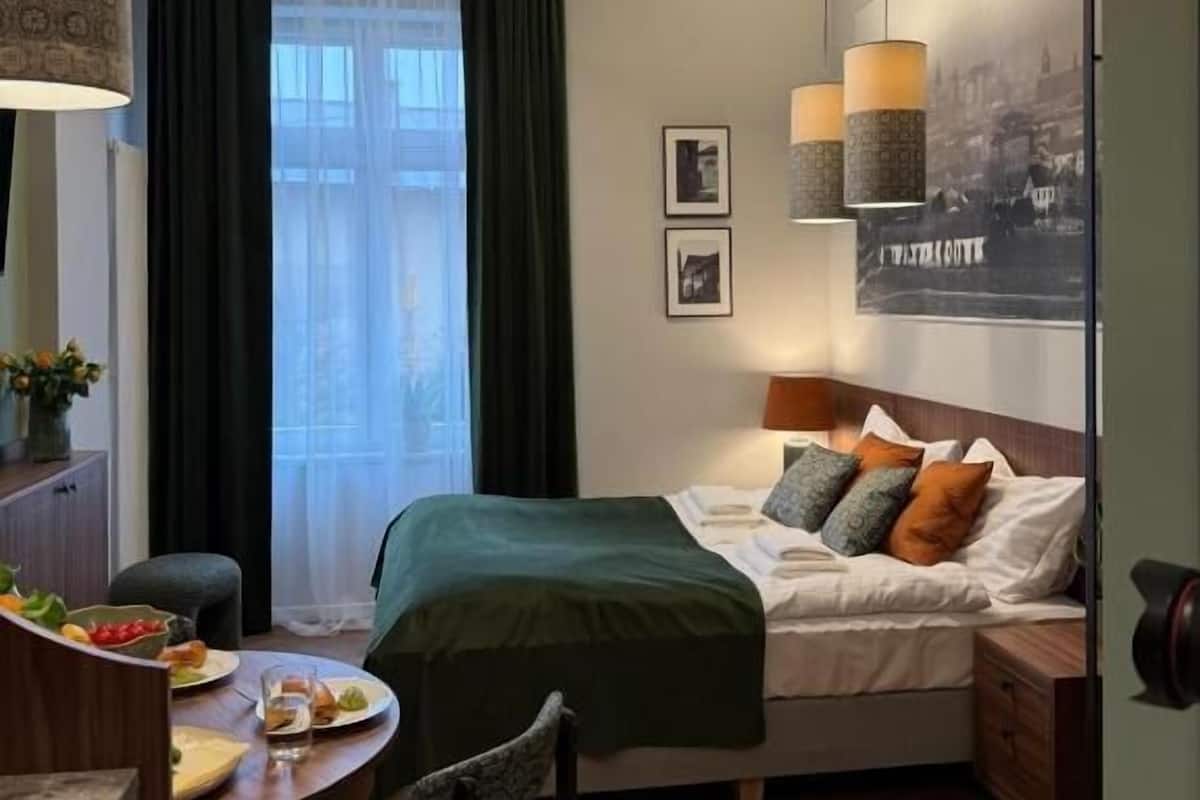 Studio Deluxe, quang cảnh thành phố | Phòng cách âm, bàn ủi/dụng cụ ủi quần áo