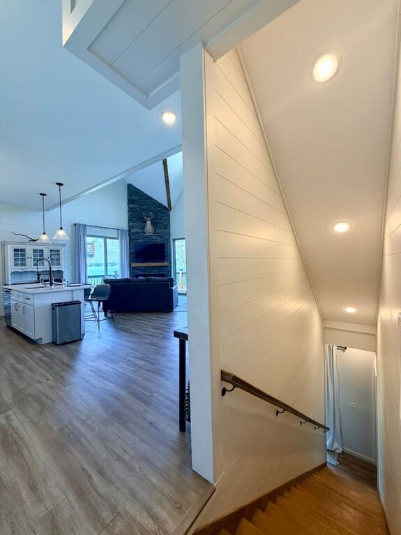 Luxury Indoor Pool, Hot Tub, Game Loft, Theater - Dandridge, TN