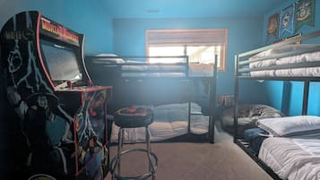 4 quartos, Wi-Fi de cortesia, roupa de cama