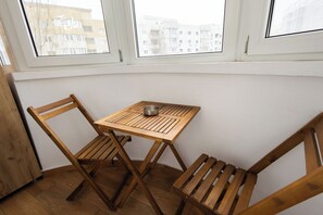 Dining - Cozy 1-bedroom condo in Bucharest close to Unirii Square (Bucharest)