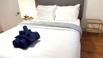 3 bedrooms, iron/ironing board, WiFi (free), bed sheets