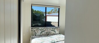 Cozy tiny home near Cradle Mountain, Burnie & Guide Falls.
