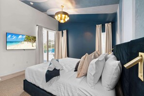 Iron/ironing board, bed sheets - Golf Course 4BR Retreat w/ Pool, Spa & Theater (Davenport)