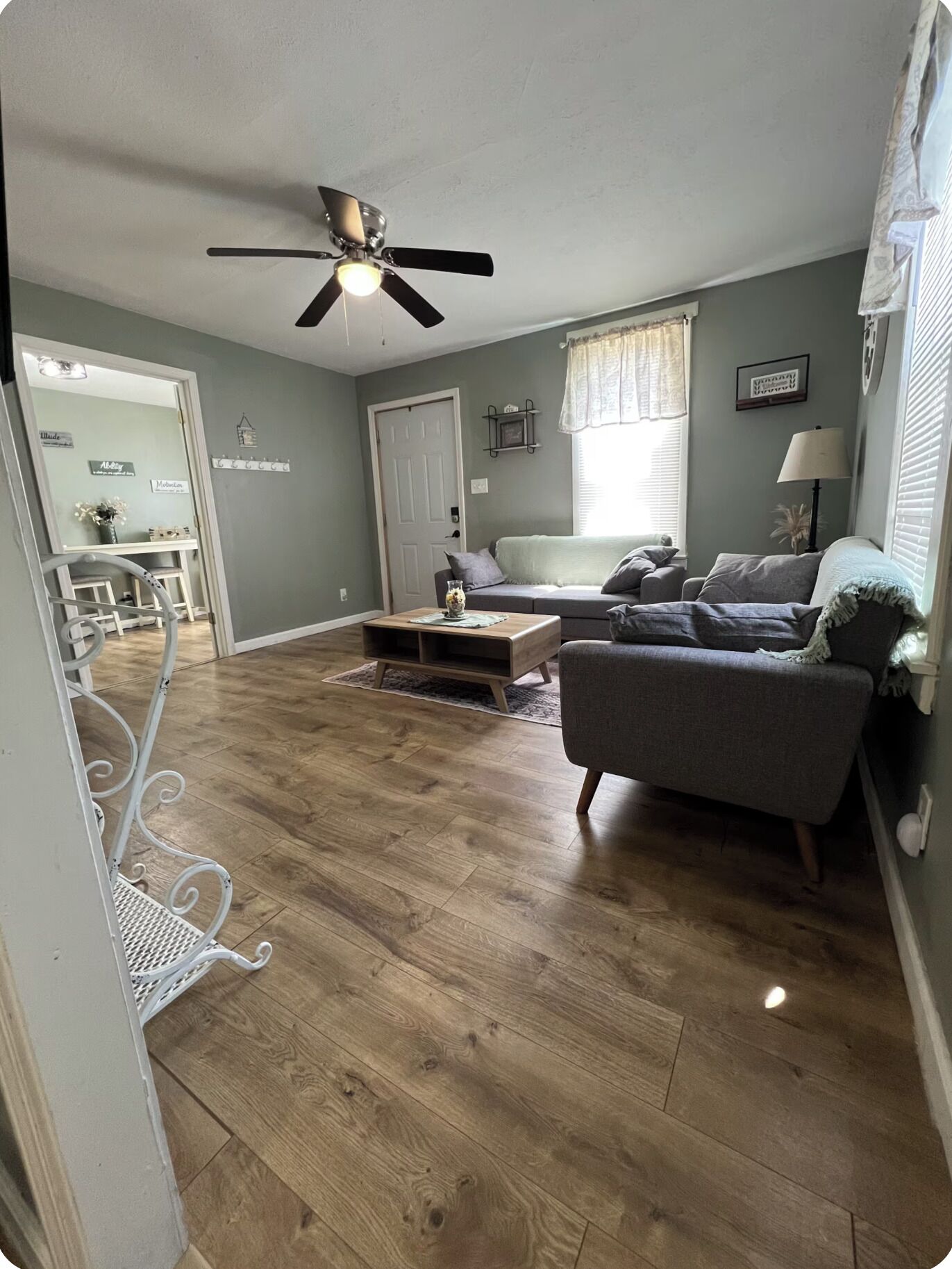 Welcome To Red And Ready! Pet Friendly. Ac's In Both Bedrooms For Comfort. - Springfield, OH