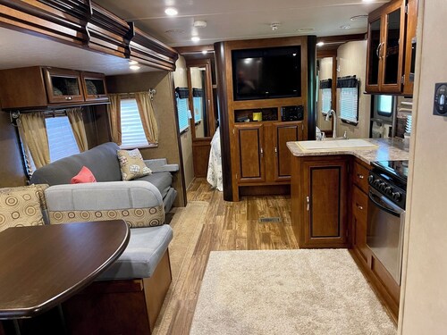 Delightful 3-bedroom recreational vehicle with AC in Eufaula w/ 300' lakefront