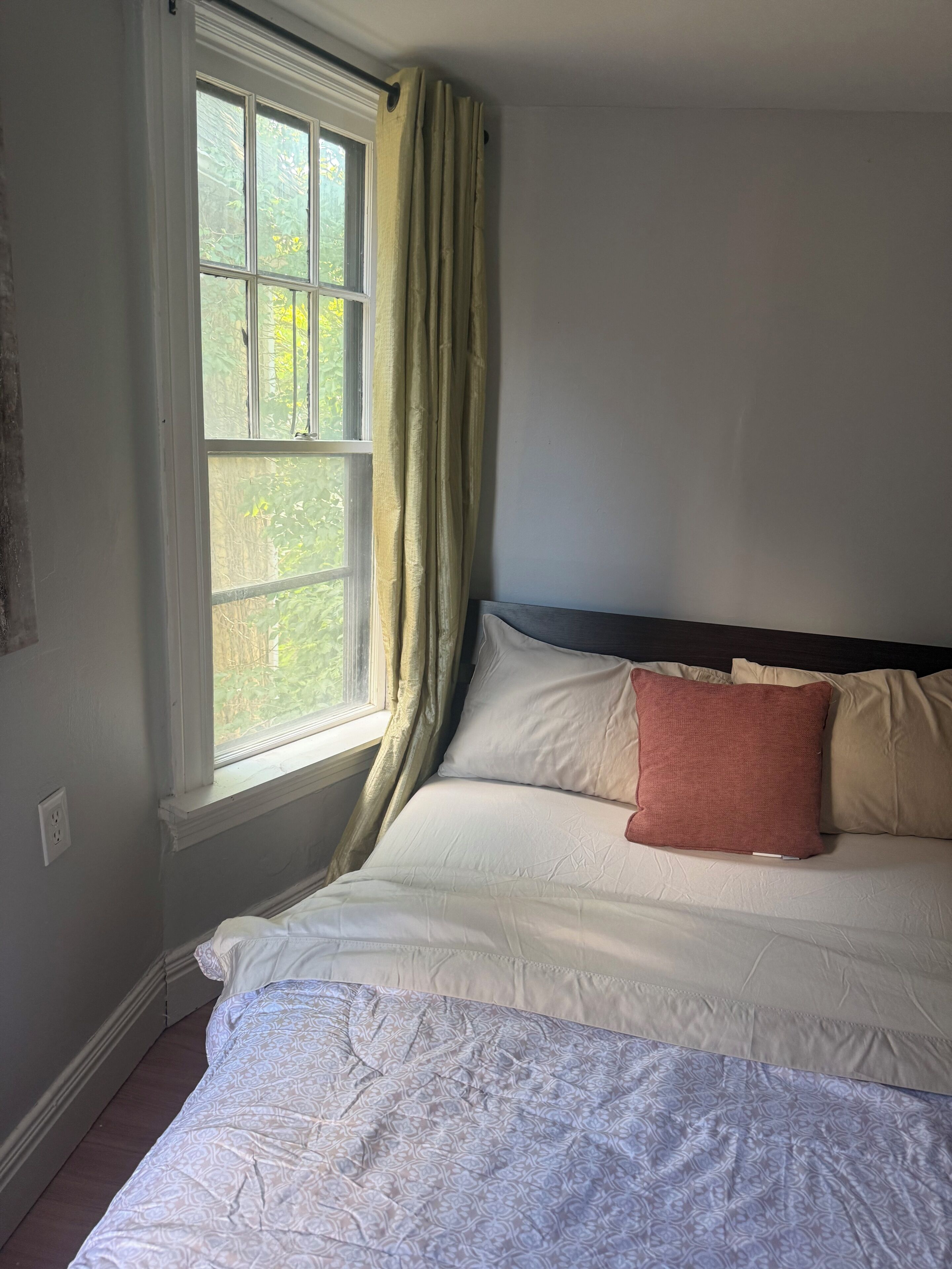 4 slaapkamers, een strijkplank/strijkijzer, wifi, beddengoed
