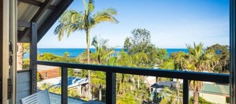 Blue Whale Retreat - Moments from Kianinny Beach